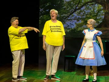 The Wharf Revue 2023_4