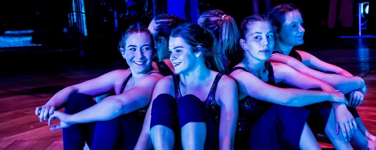 Girls With Altitude (Banner)